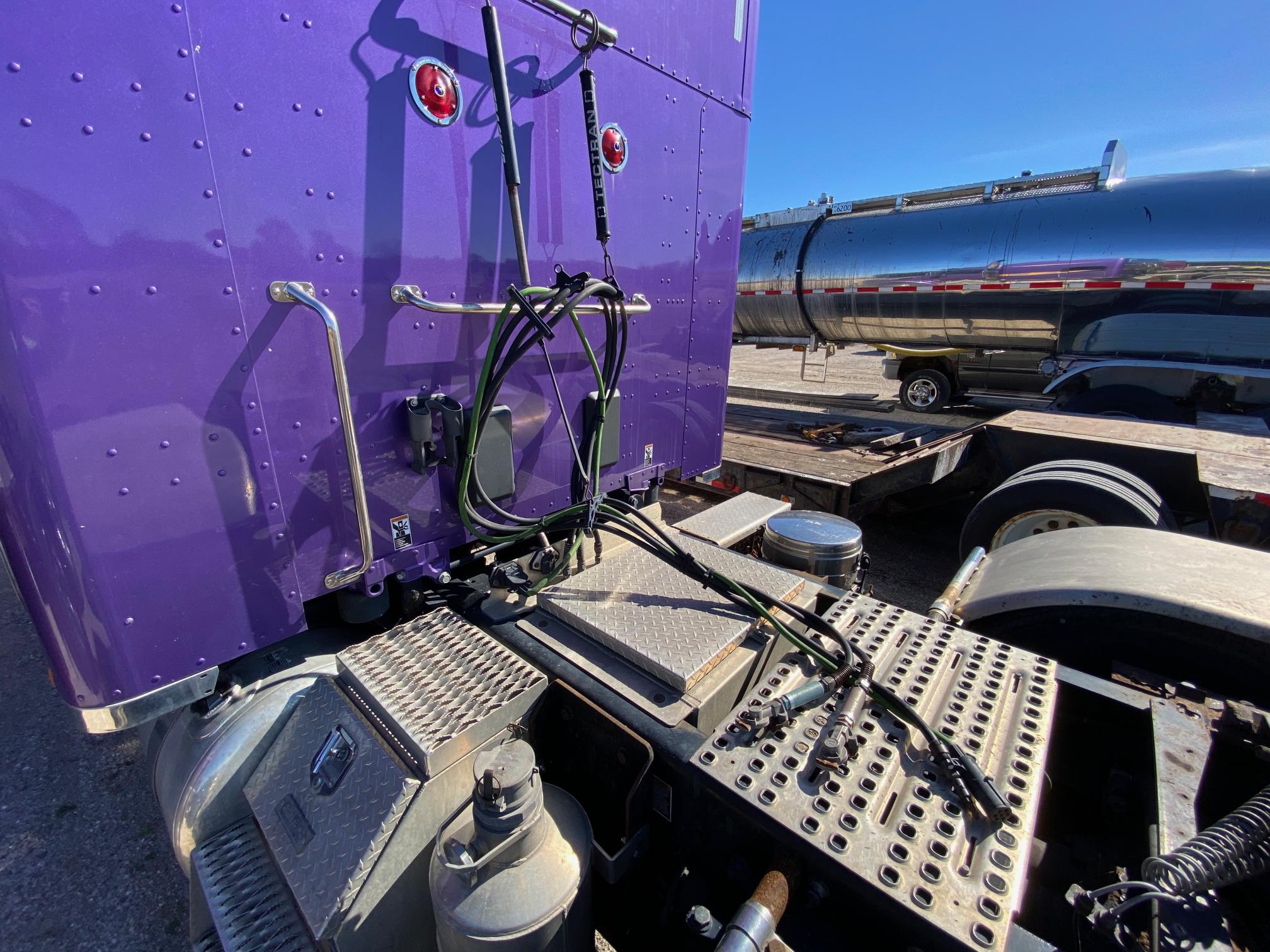 2020 PETERBILT 579 - Image 5